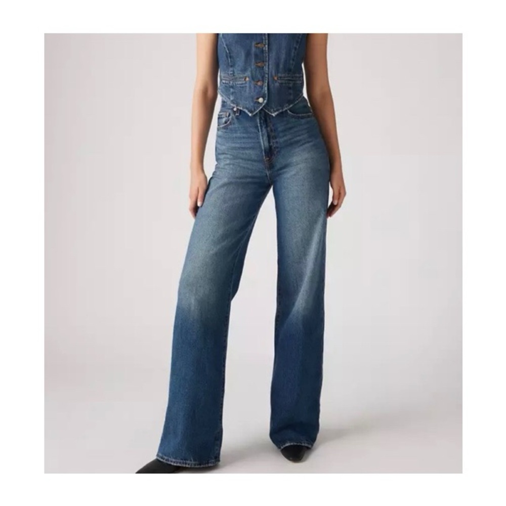 Levi’s Ribcage Wideleg